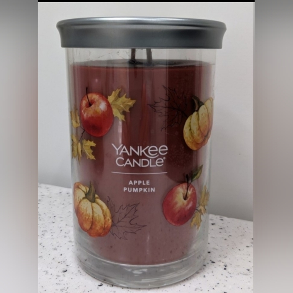 Yankee Candle Apple Pumpkin Jar in Deep Red with Fall Artwork